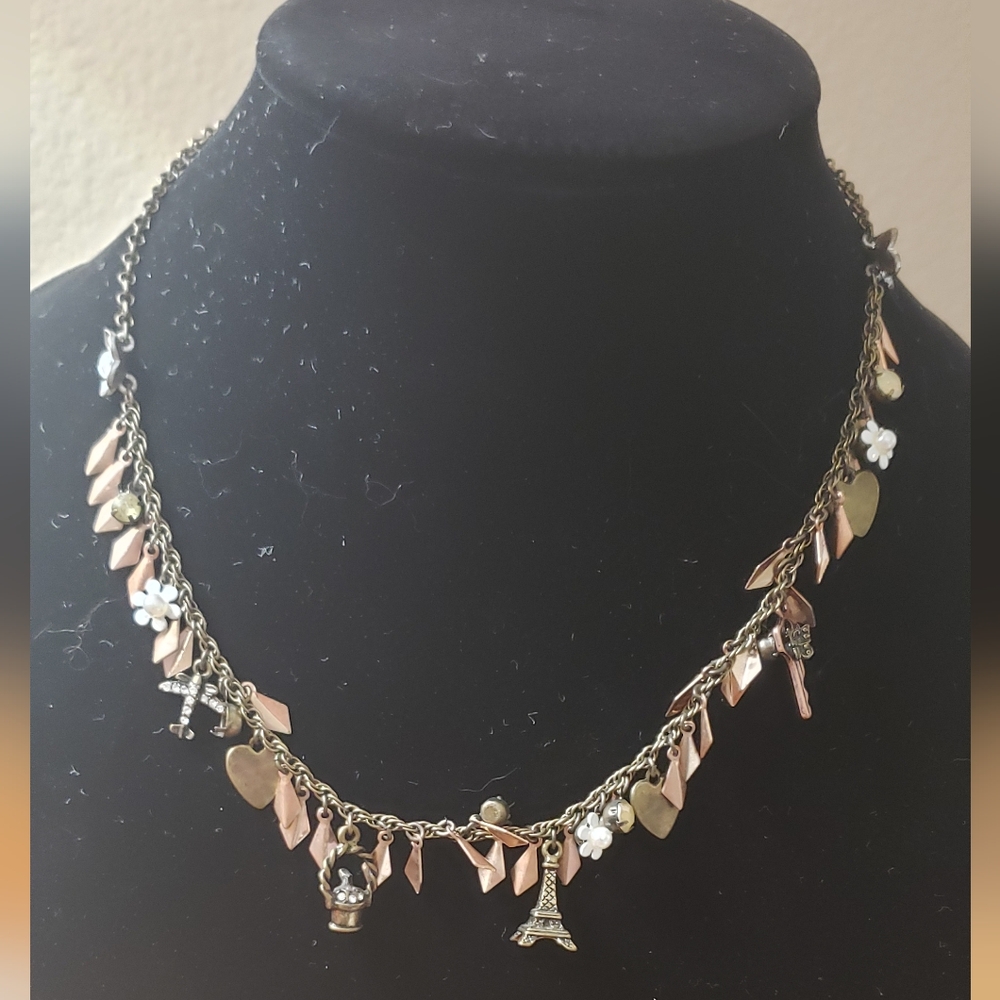 Short necklace